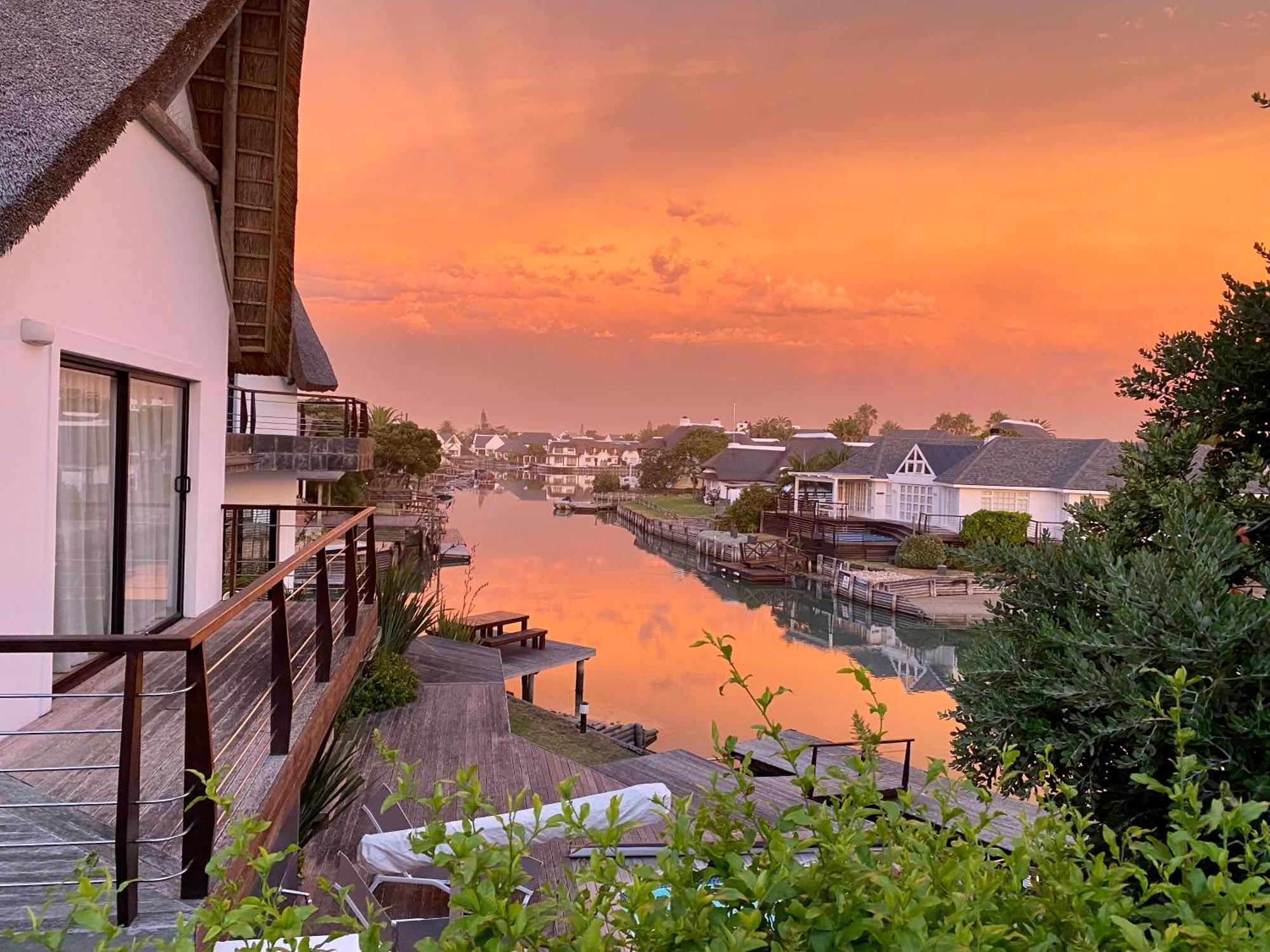 Canal Guest House - Waterfront Boutique Bed & Breakfast - Solar Power St Francis Bay Exterior photo