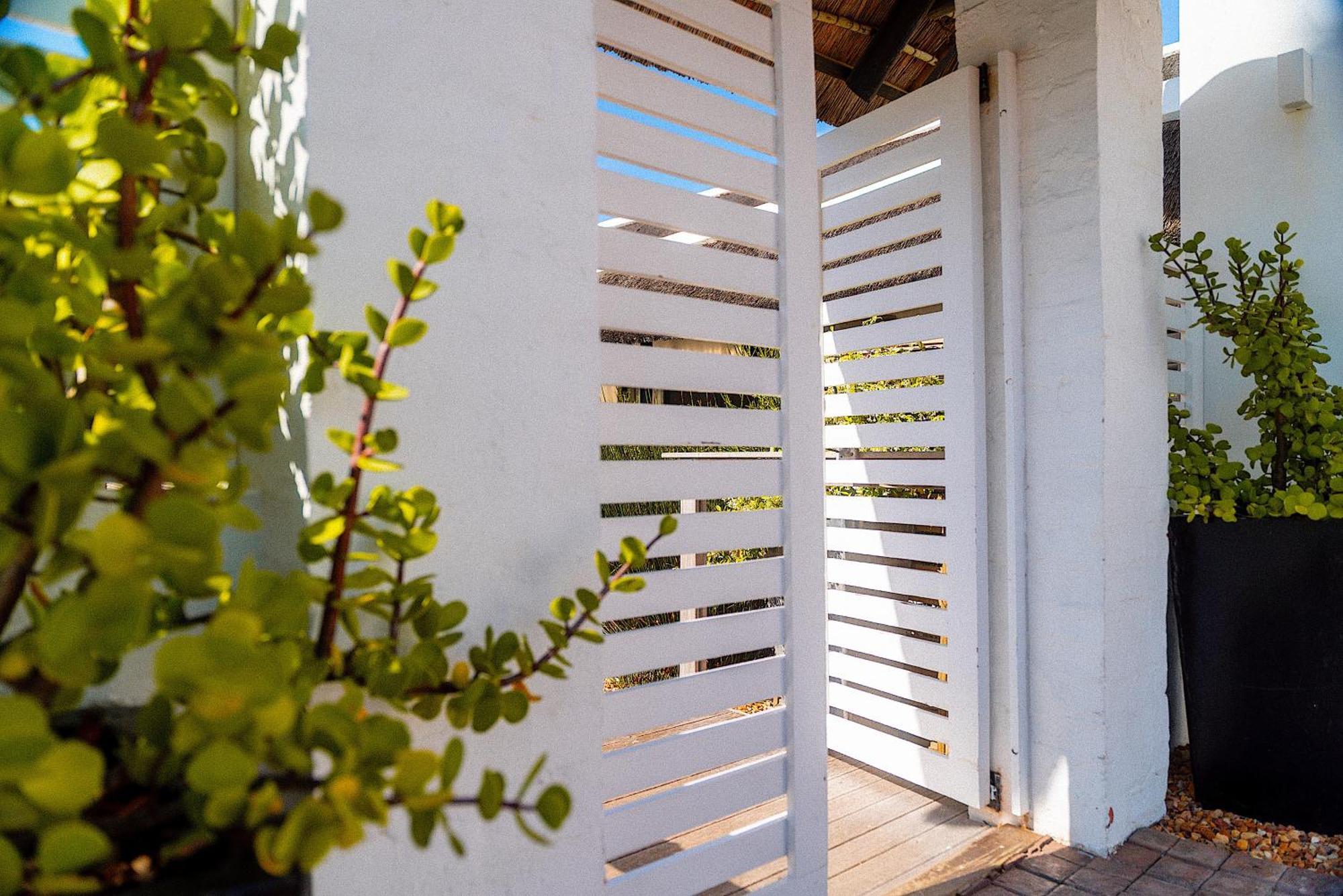 Canal Guest House - Waterfront Boutique Bed & Breakfast - Solar Power St Francis Bay Exterior photo