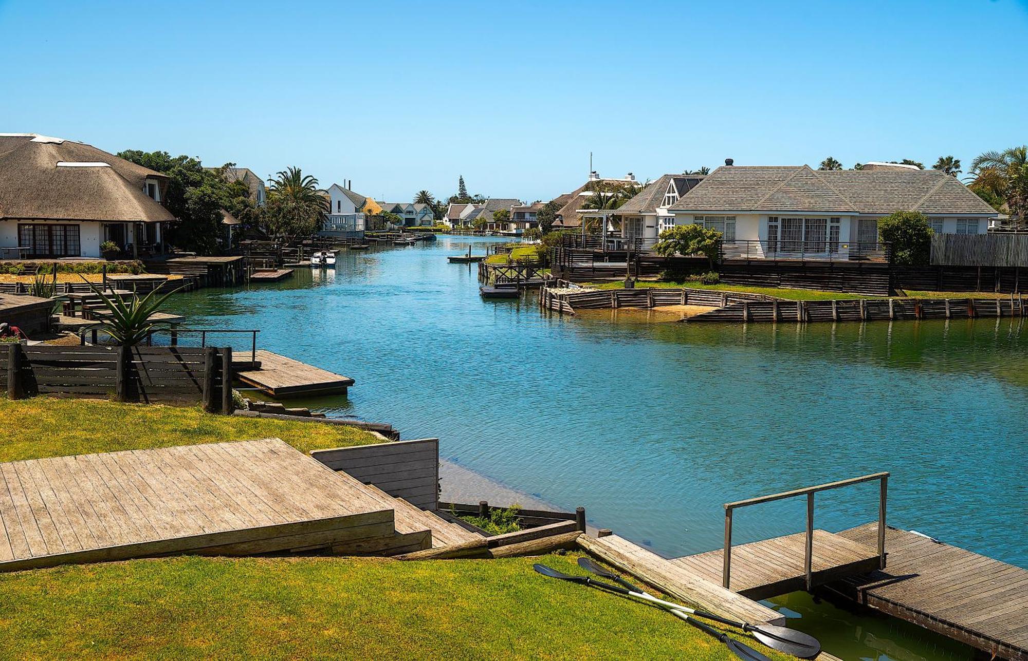 Canal Guest House - Waterfront Boutique Bed & Breakfast - Solar Power St Francis Bay Exterior photo