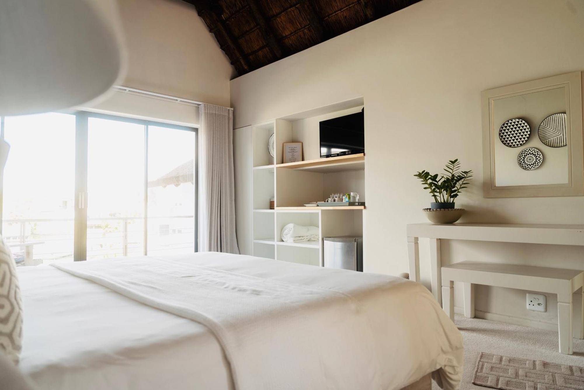Canal Guest House - Waterfront Boutique Bed & Breakfast - Solar Power St Francis Bay Exterior photo